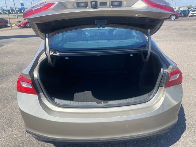 Used 2023 Chevrolet Malibu LT FWD image 11