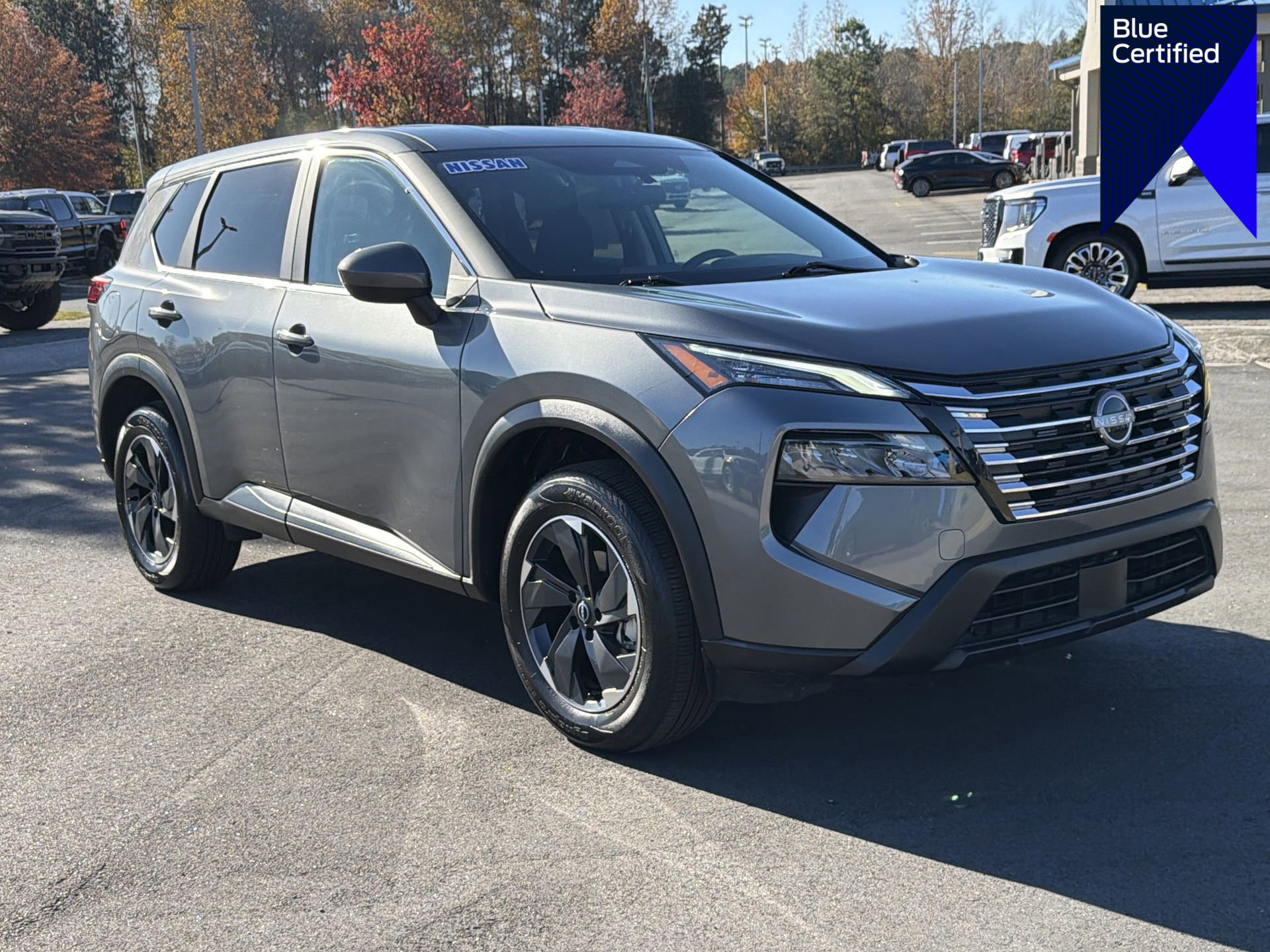 Used 2024 Nissan Rogue SV image 1