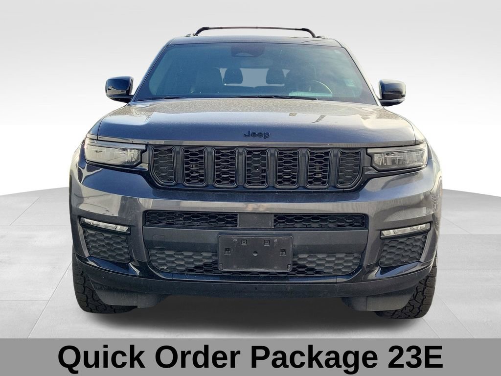 Used 2024 Jeep Grand Cherokee L Limited w/ Black Appearance Package AWD/4WD image 2