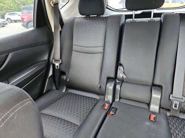 Used 2019 Nissan Rogue S FWD image 12