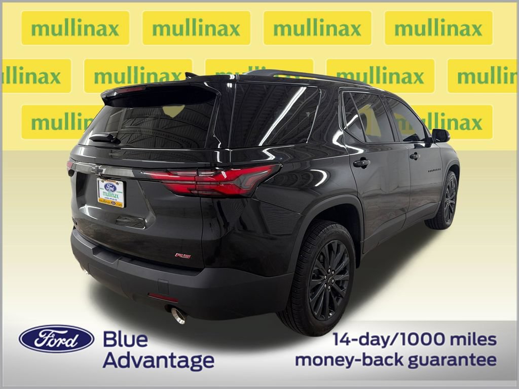 Used 2023 Chevrolet Traverse RS FWD image 3