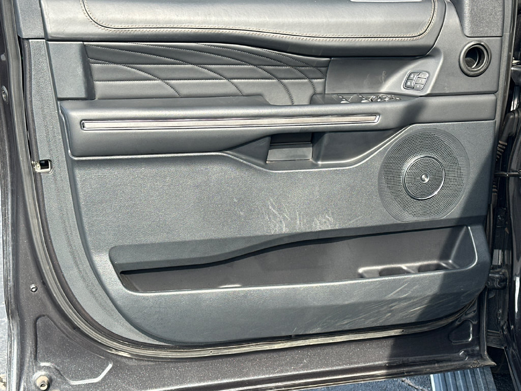 Certified 2022 Ford Expedition Max Platinum RWD image 10