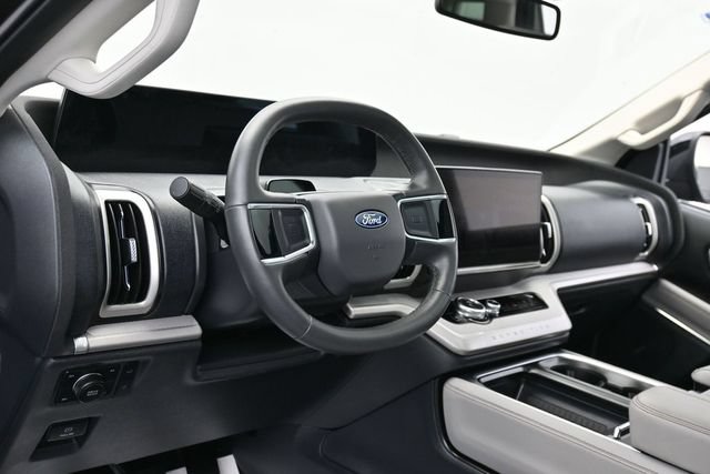 Certified 2025 Ford Expedition Active AWD/4WD image 16