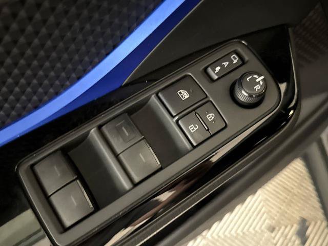 Used 2021 Toyota C-HR XLE FWD image 11