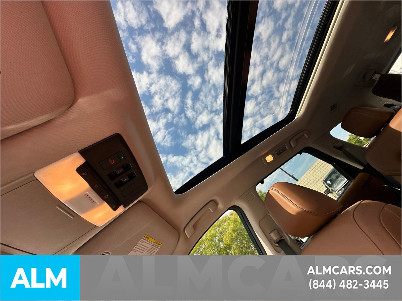 Used 2025 Nissan Pathfinder Platinum FWD image 31