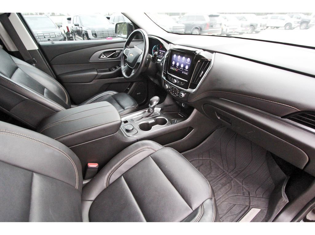 Used 2021 Chevrolet Traverse Premier w/ LPO, Blackout Package FWD image 34