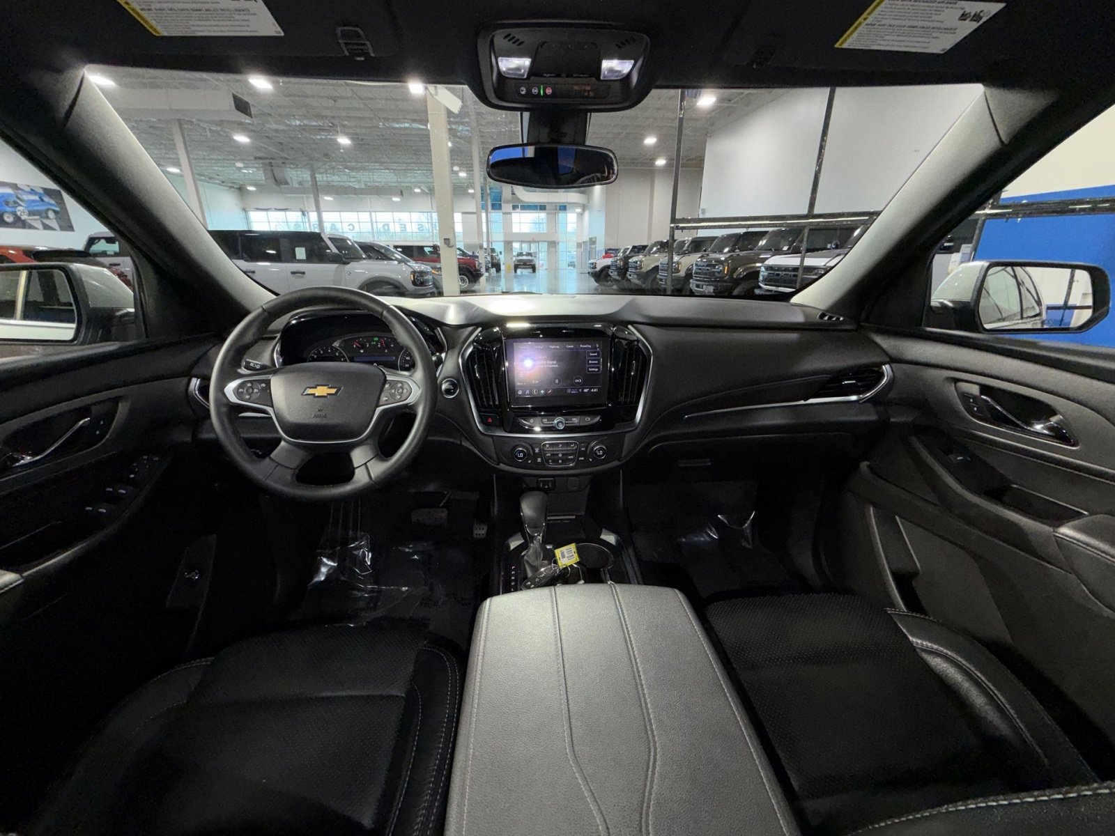 Used 2023 Chevrolet Traverse LT image 39