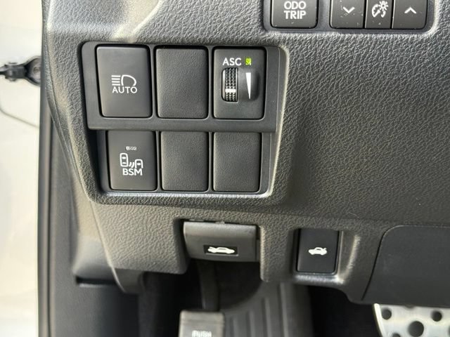 Used 2017 Lexus IS 200t F Sport w/ F Sport Package RWD image 17