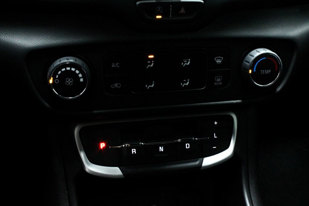 Used 2023 GMC Terrain SLE FWD image 29