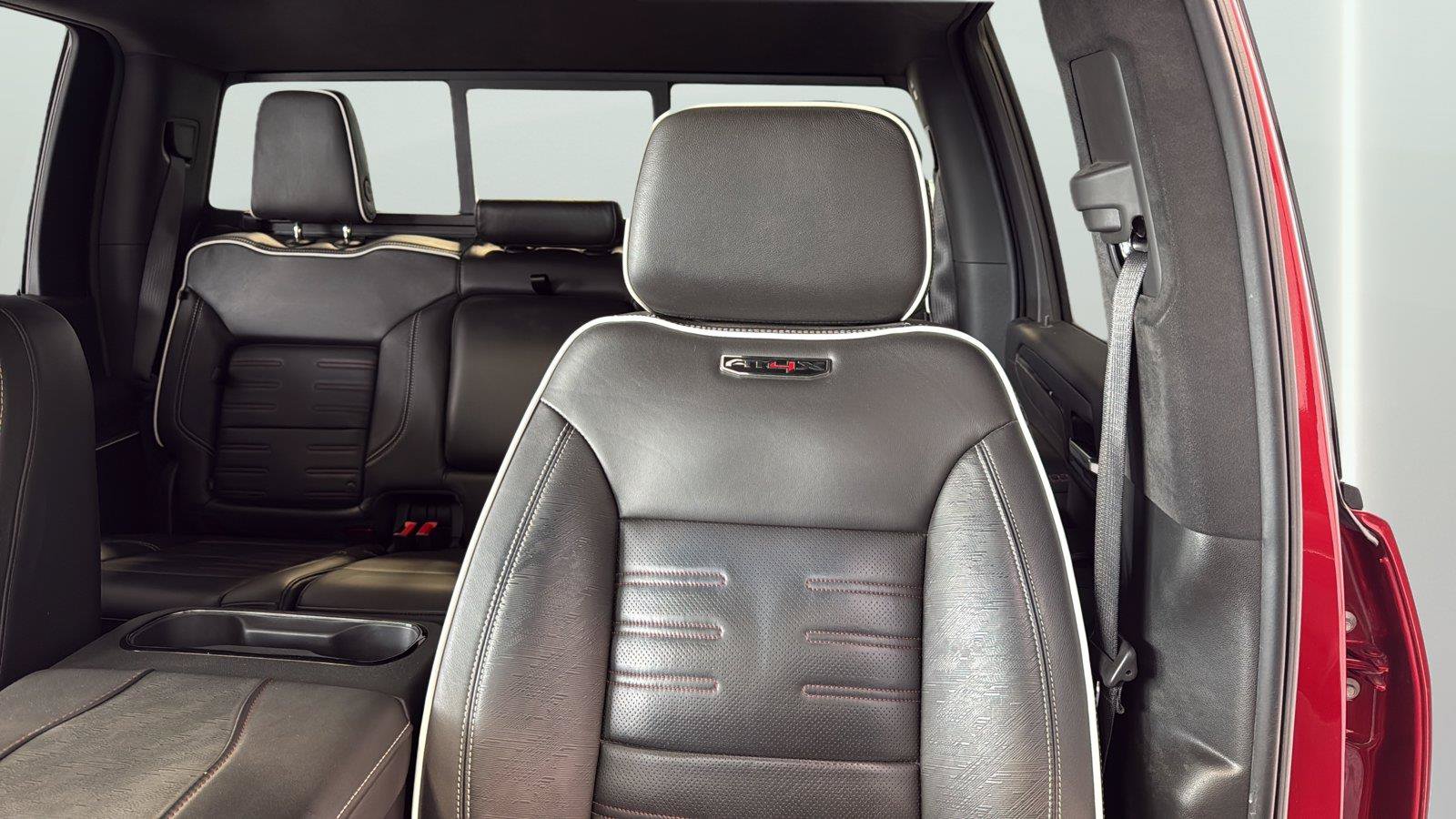 Used 2025 GMC Sierra 2500 AT4X AWD/4WD image 23