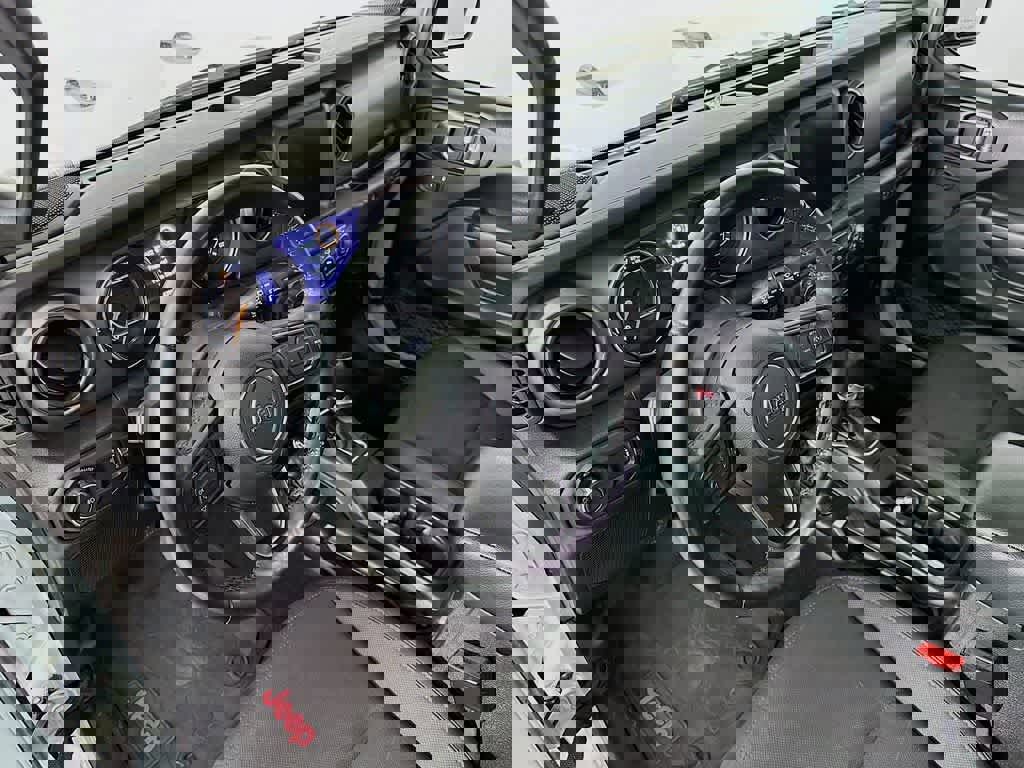 Used 2023 Jeep Wrangler Willys image 9