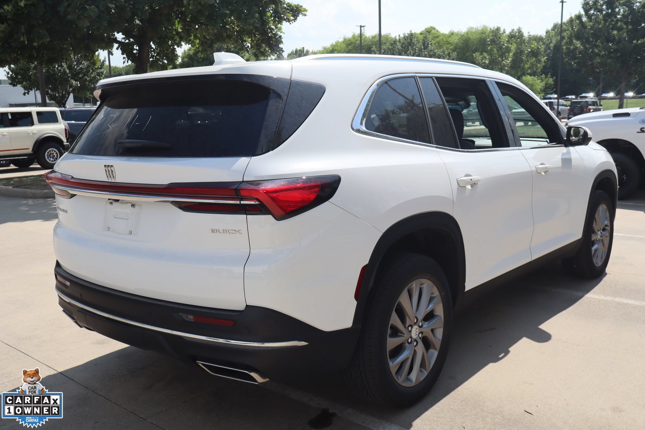 Used 2026 Buick Enclave Preferred FWD image 3