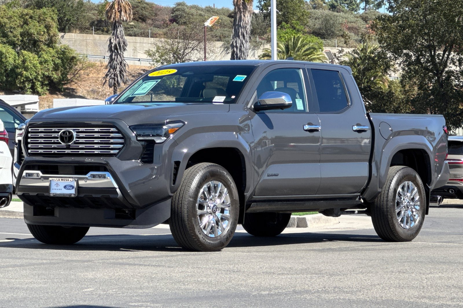 Used 2025 Toyota Tacoma Limited AWD/4WD image 7