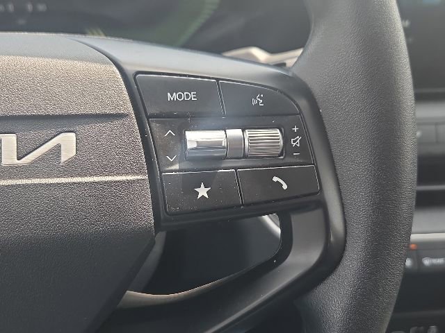Used 2025 Kia K4 FWD image 33