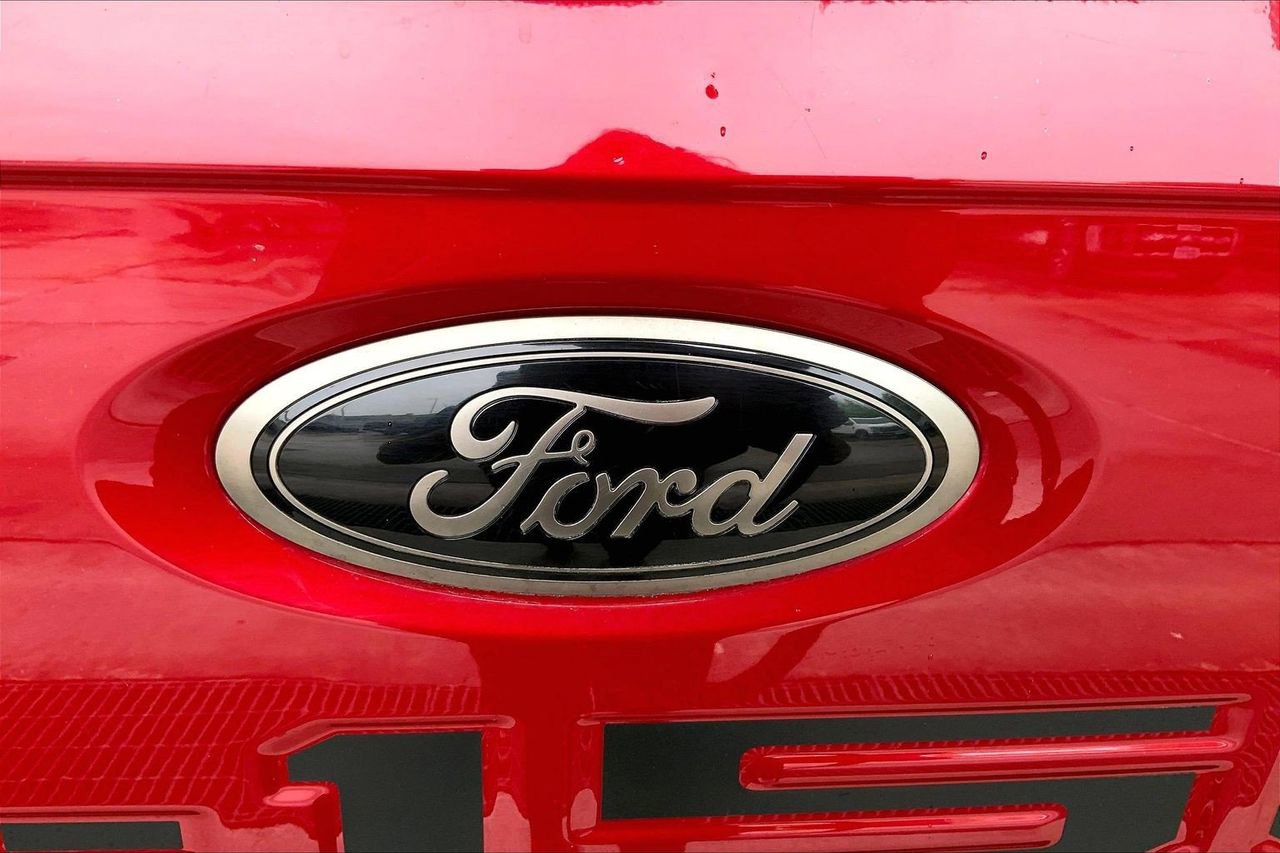 Certified 2023 Ford F150 Lariat w/ Equipment Group 502A High AWD/4WD image 31