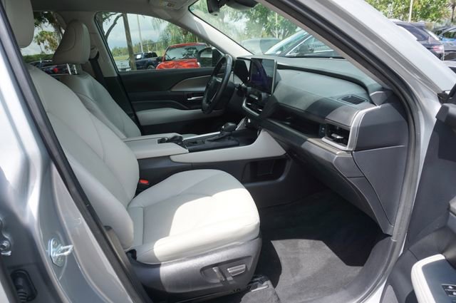 Used 2024 Toyota Grand Highlander FWD image 3