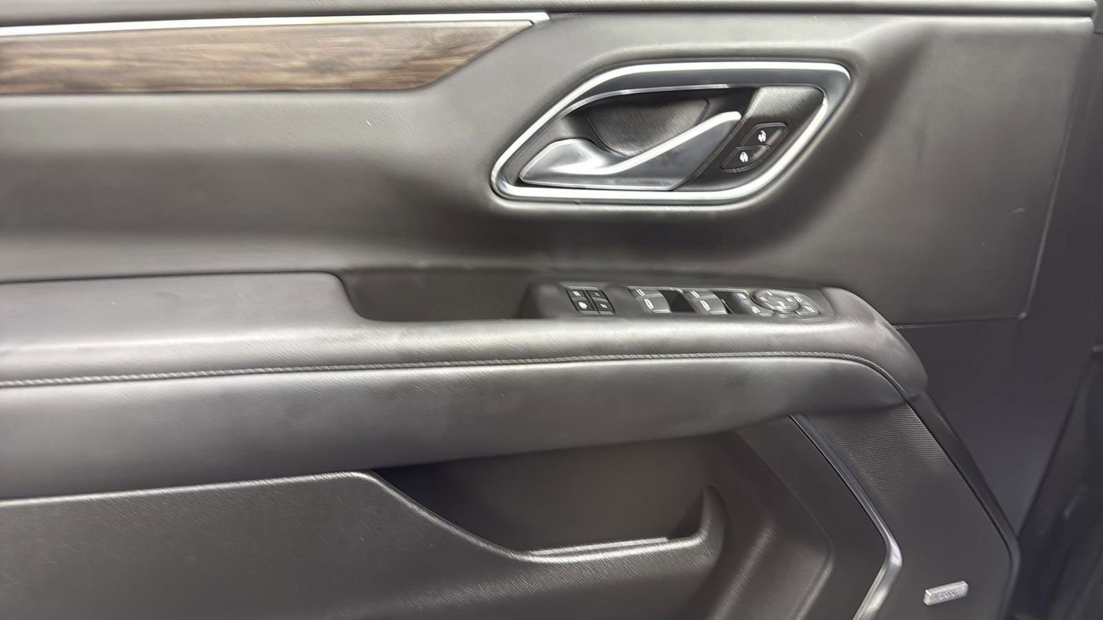 Used 2022 Chevrolet Tahoe Z71 w/ Z71 Off-Road Package image 12