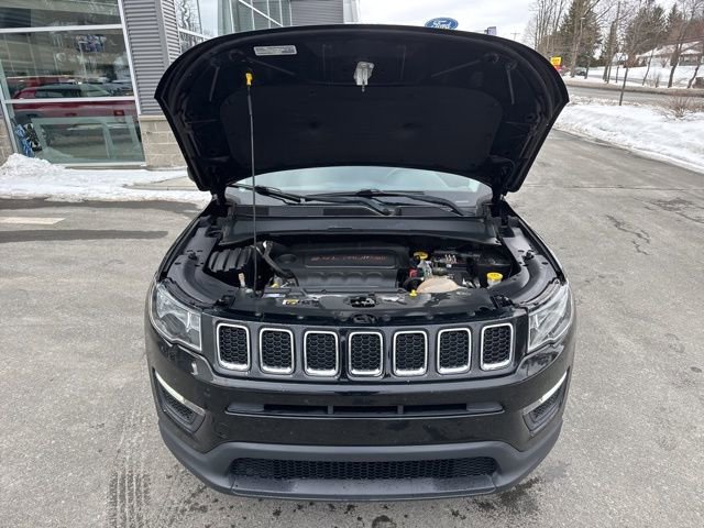 Used 2018 Jeep Compass Sport w/ Tech Group FWD image 17