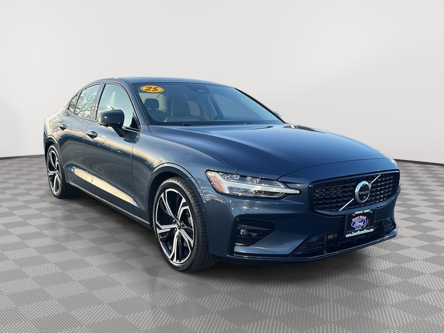 Used 2025 Volvo S60 B5 Plus w/ Climate Package AWD/4WD image 7
