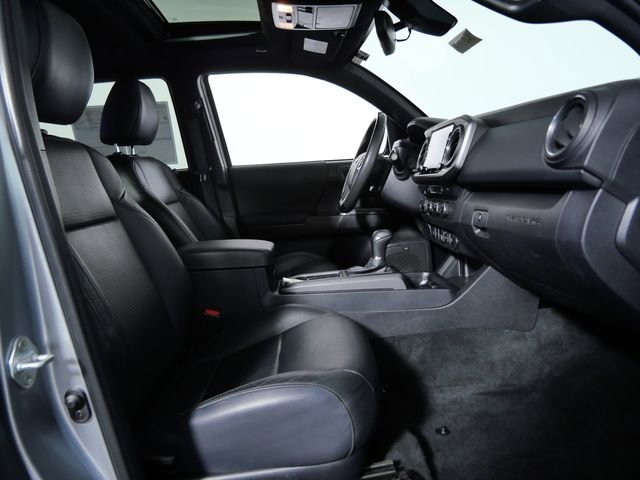 Used 2023 Toyota Tacoma TRD Sport w/ TRD Premium Sport Package AWD/4WD image 11