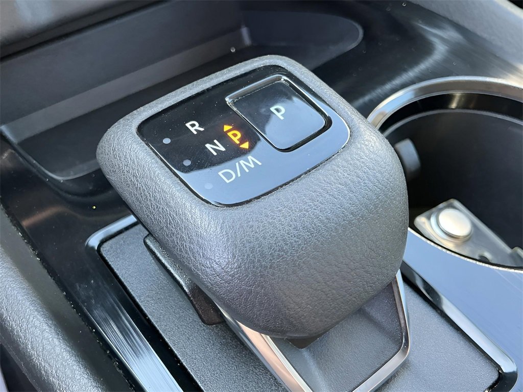 Used 2023 Nissan Rogue SV image 33