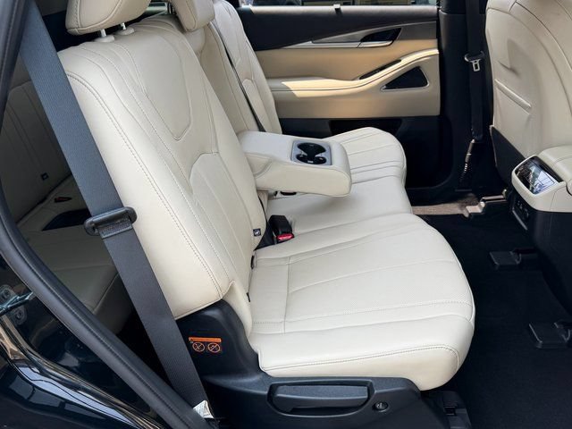 Used 2023 INFINITI QX60 Luxe w/ Performance Audio Package AWD/4WD image 34