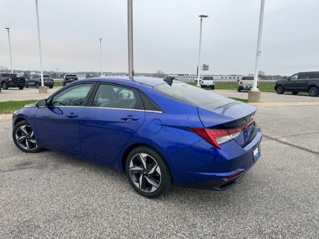 Used 2023 Hyundai Elantra Limited w/ Cargo Package FWD image 3