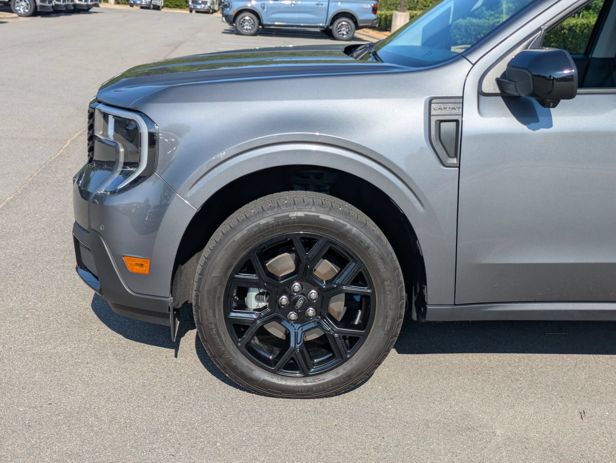 Certified 2025 Ford Maverick Lariat w/ Black Appearance Package AWD/4WD image 11