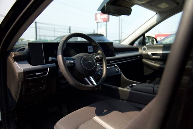 Used 2025 Hyundai Sonata SEL FWD image 12