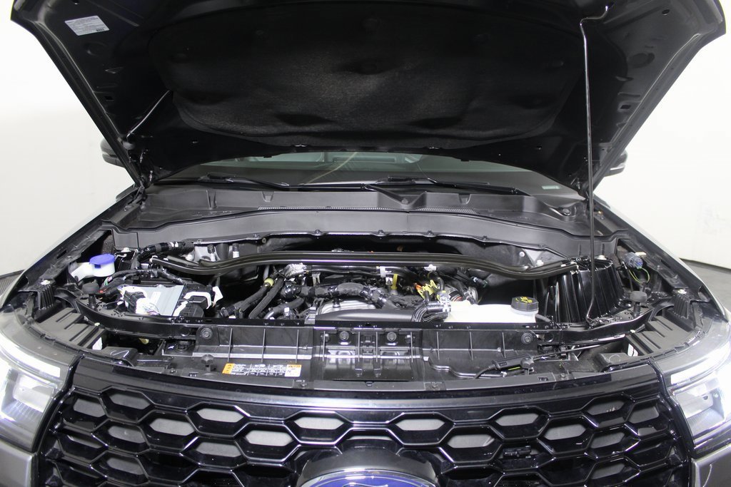 Certified 2025 Ford Explorer ST-Line w/ ST-Line Street Pack image 7