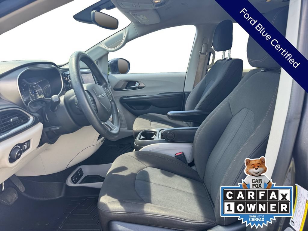 Used 2020 Chrysler Pacifica Touring FWD image 13
