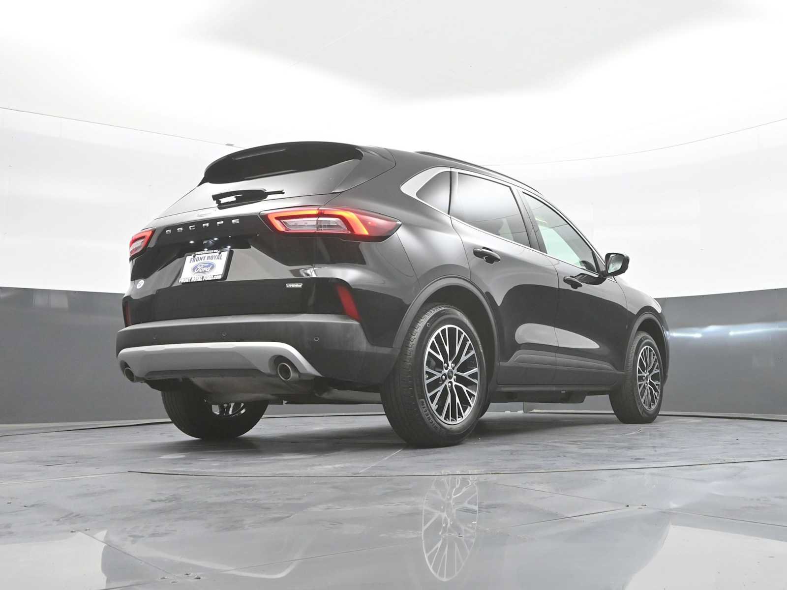 Certified 2026 Ford Escape SE w/ PHEV Premium Package FWD image 40