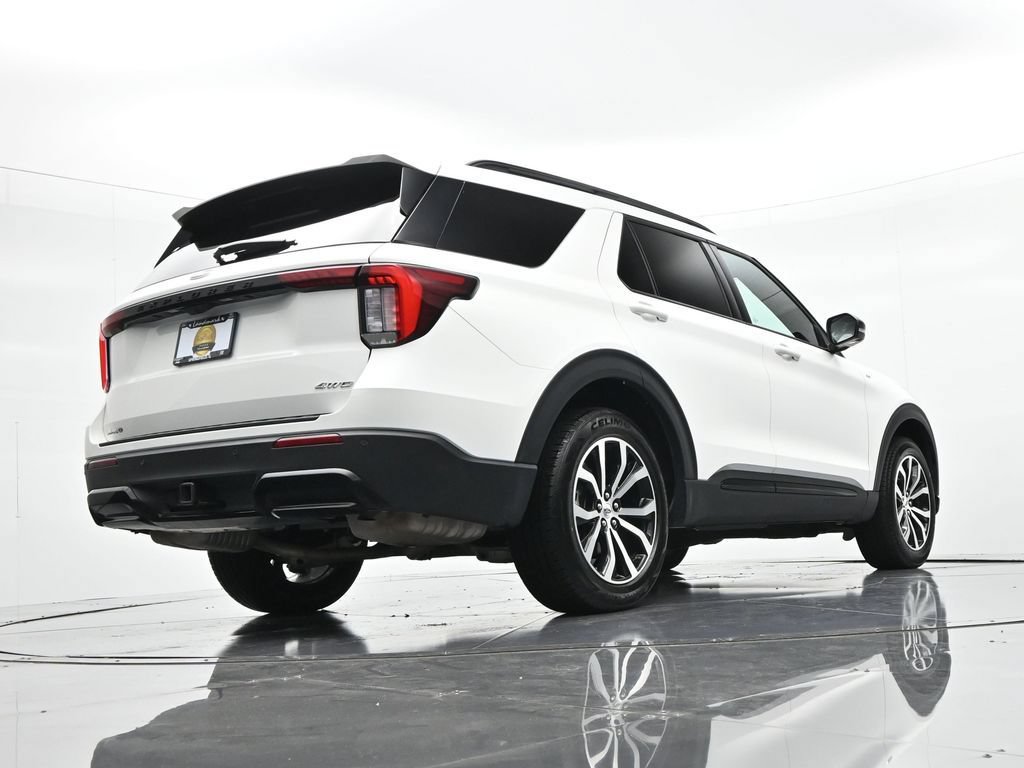 Certified 2025 Ford Explorer ST-Line AWD/4WD image 24