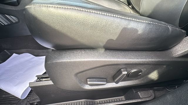 Certified 2022 Ford Edge Titanium w/ Class II Trailer Tow Package image 11