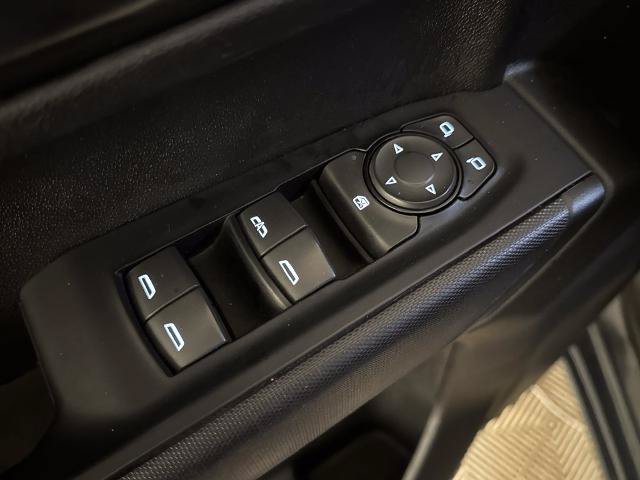 Used 2019 Chevrolet Silverado 1500 Custom w/ Custom Value Package AWD/4WD image 16