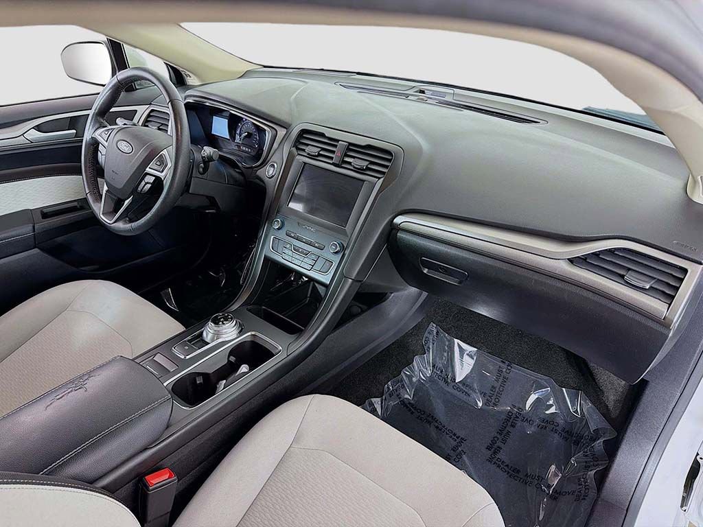 Certified 2019 Ford Fusion SE w/ Equipment Group 151A image 18