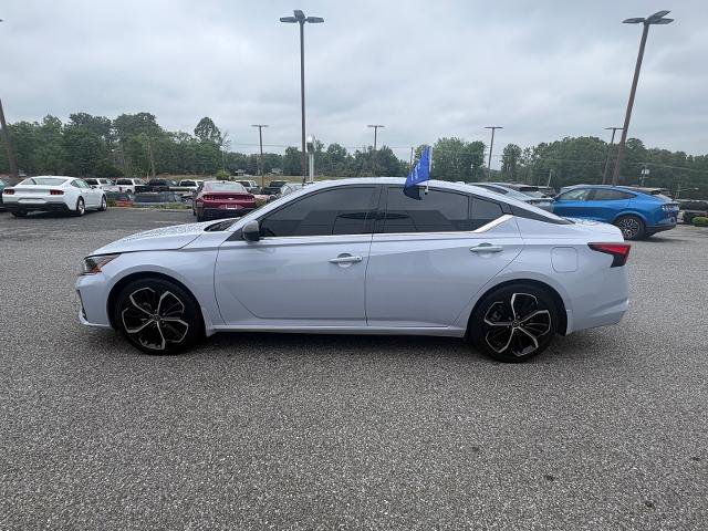 Used 2024 Nissan Altima 2.5 SR w/ SR Premium Package FWD image 6