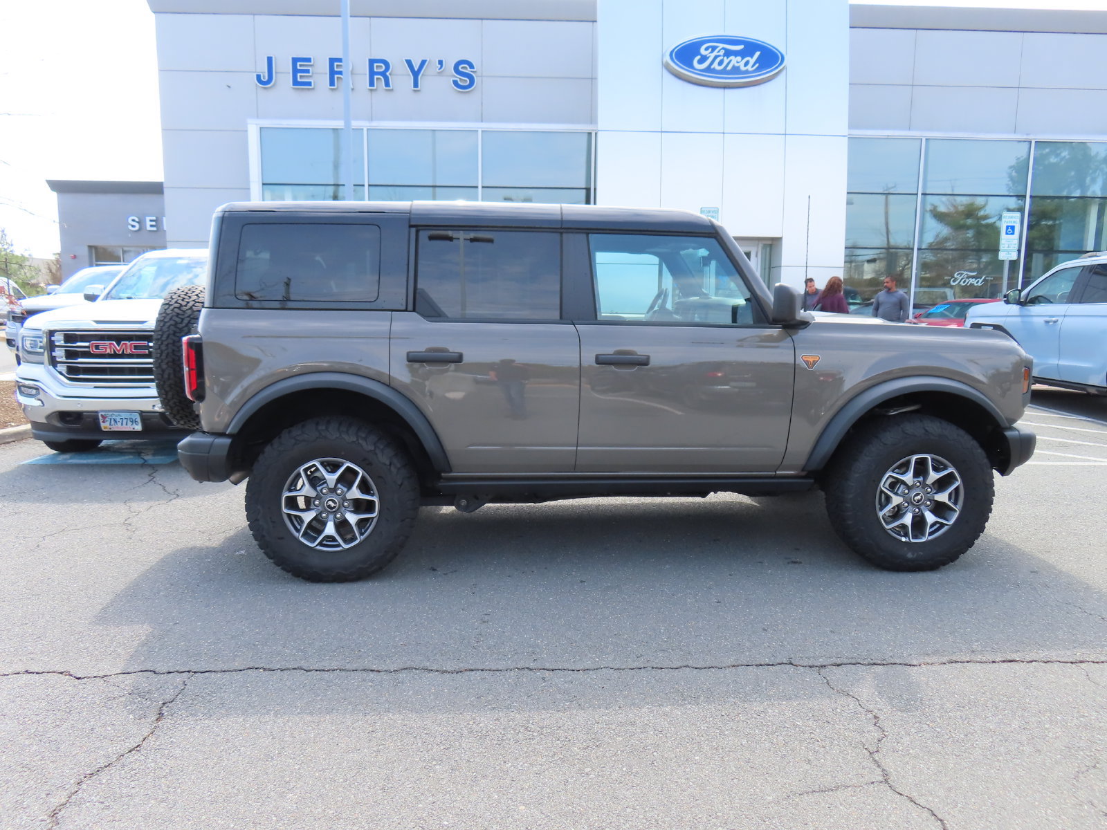 Certified 2025 Ford Bronco Badlands AWD/4WD image 4