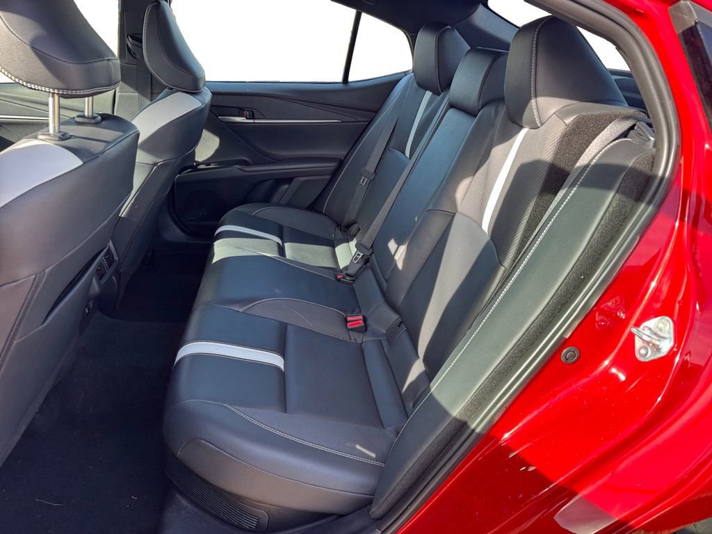 Used 2025 Toyota Camry SE image 14