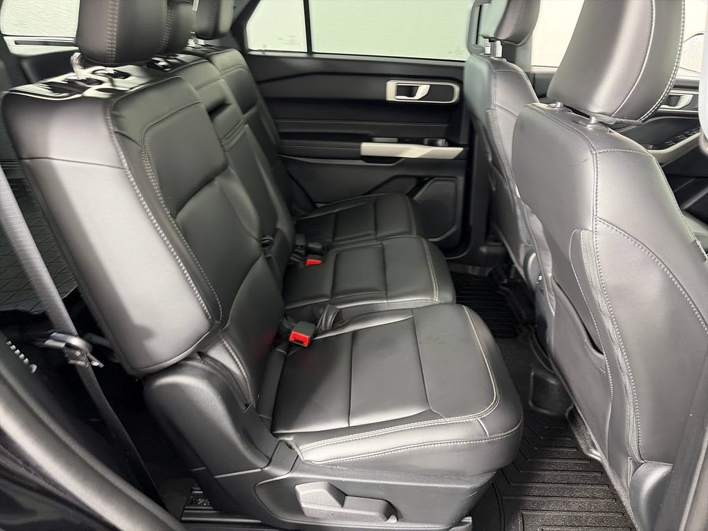 Certified 2023 Ford Explorer XLT w/ Equipment Group 202A AWD/4WD image 29