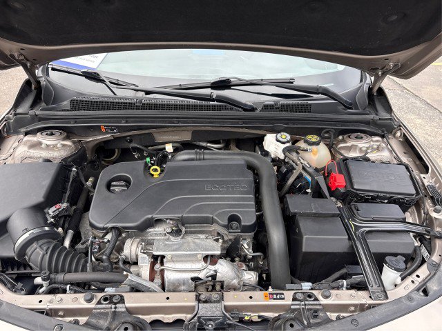 Used 2023 Chevrolet Malibu LT FWD image 20