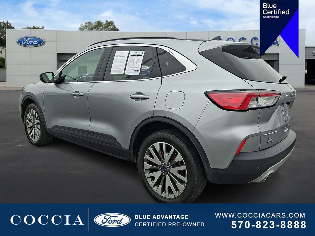 Certified 2022 Ford Escape Titanium image 3
