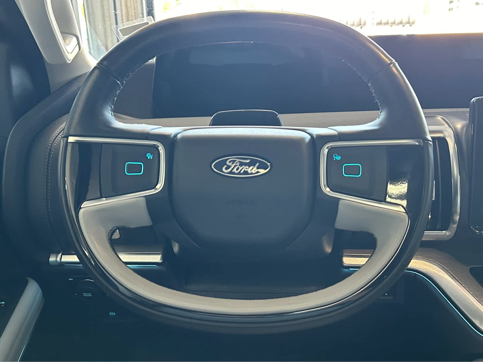 Certified 2025 Ford Expedition Platinum AWD/4WD image 13