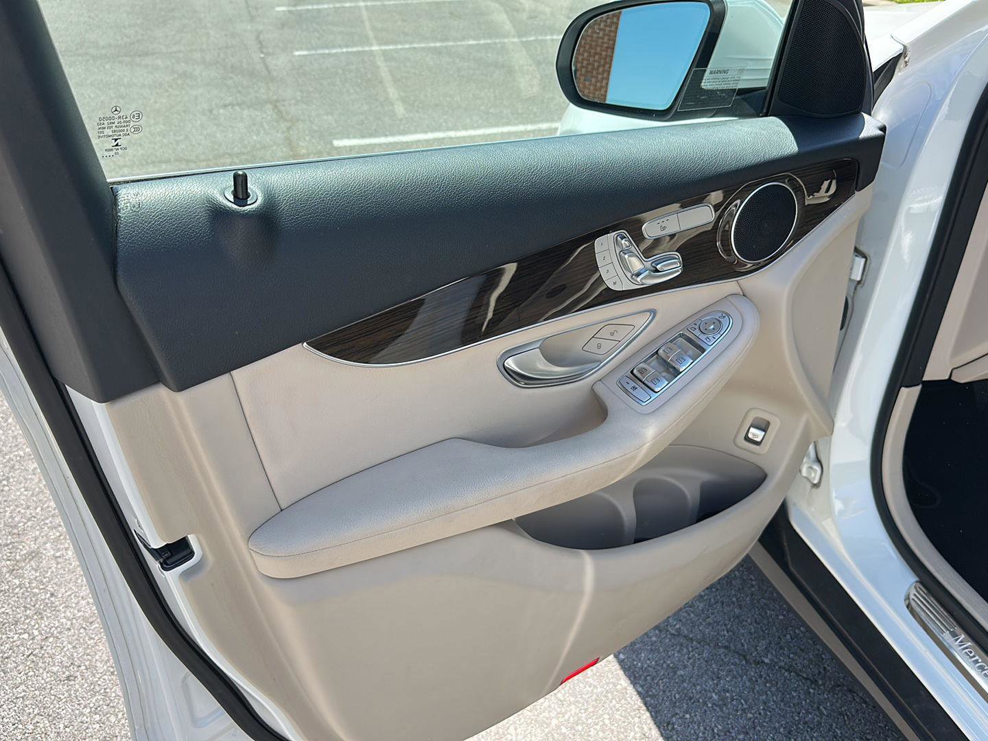 Used 2021 Mercedes-Benz GLC 300 4MATIC image 10