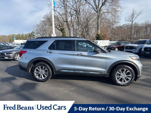 Certified 2022 Ford Explorer XLT w/ Equipment Group 202A AWD/4WD image 9
