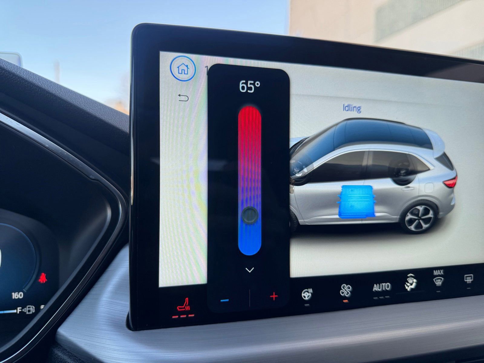 Certified 2025 Ford Escape Platinum w/ Premium Technology Package image 25