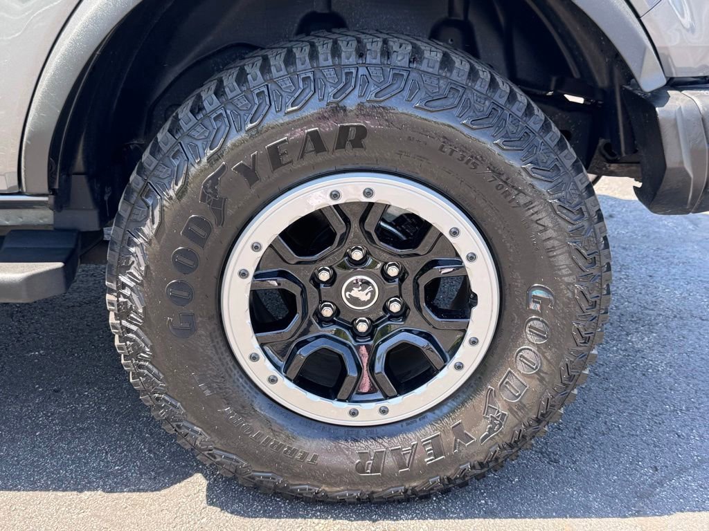 Certified 2024 Ford Bronco Badlands w/ Sasquatch Package AWD/4WD image 47