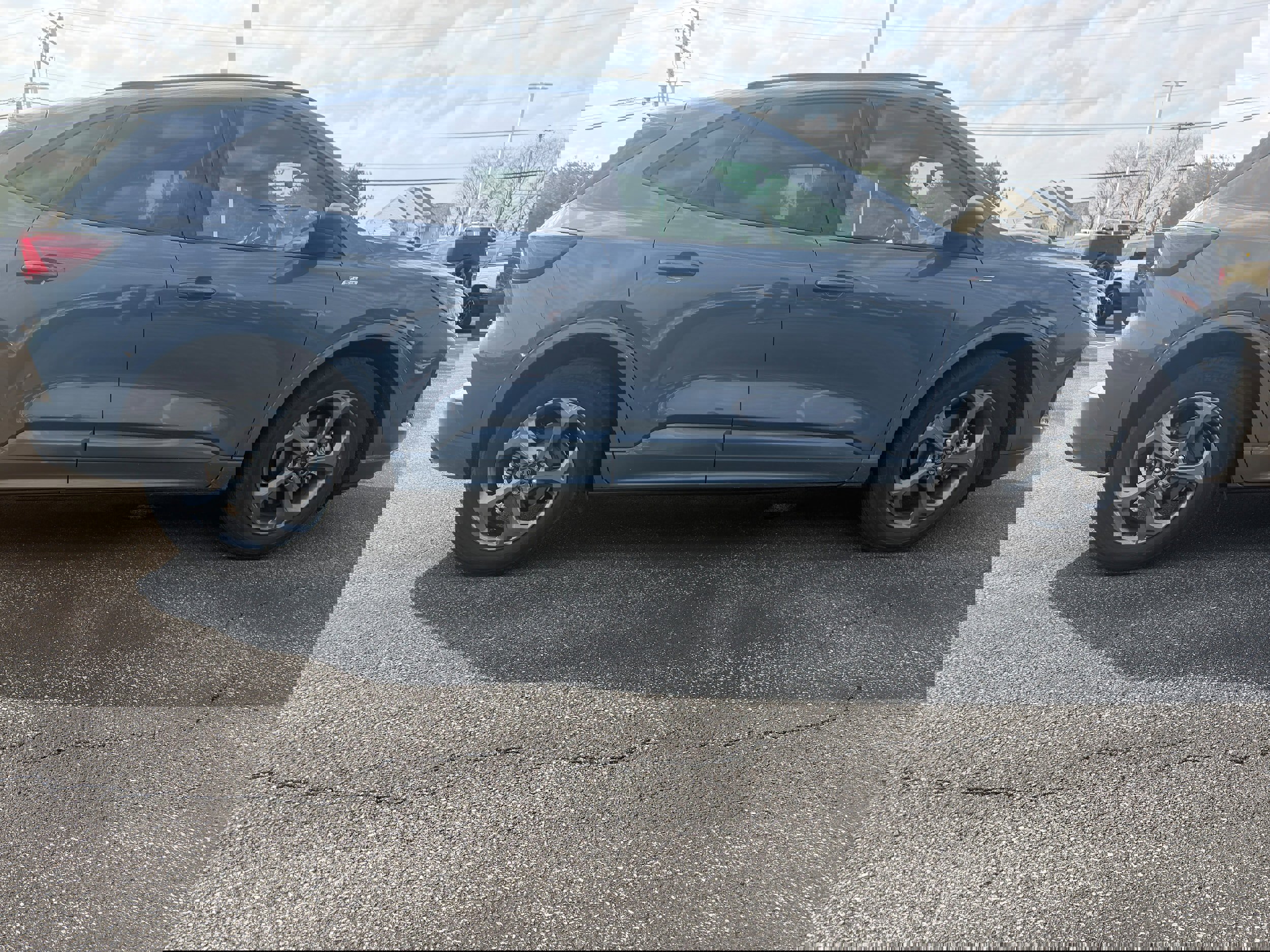 Certified 2024 Ford Escape ST-Line w/ Equipment Group 301A image 6