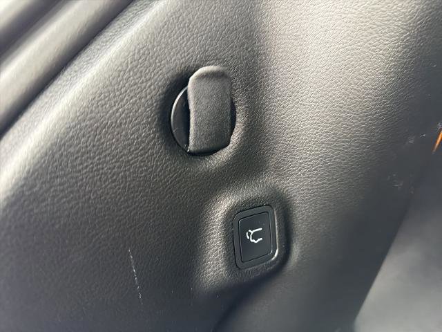 Used 2018 Jeep Compass Latitude w/ Popular Equipment Group image 29