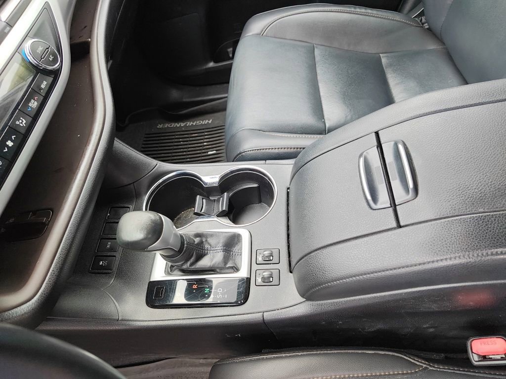 Used 2019 Toyota Highlander XLE FWD image 15